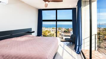 2 Schlafzimmer, Zimmersafe, Schreibtisch, BĂŒgeleisen/BĂŒgelbrett