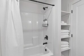 Hårtørrer, håndklæder, Sæbe, Shampoo
