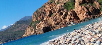 T2 sea & mountain view in the heart of the UNESCO-listed Gulf of Porto