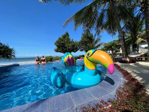 2 outdoor pools
