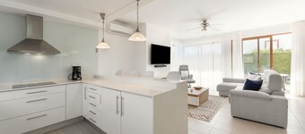 Charming Villa Ăbidos by LovelyStay