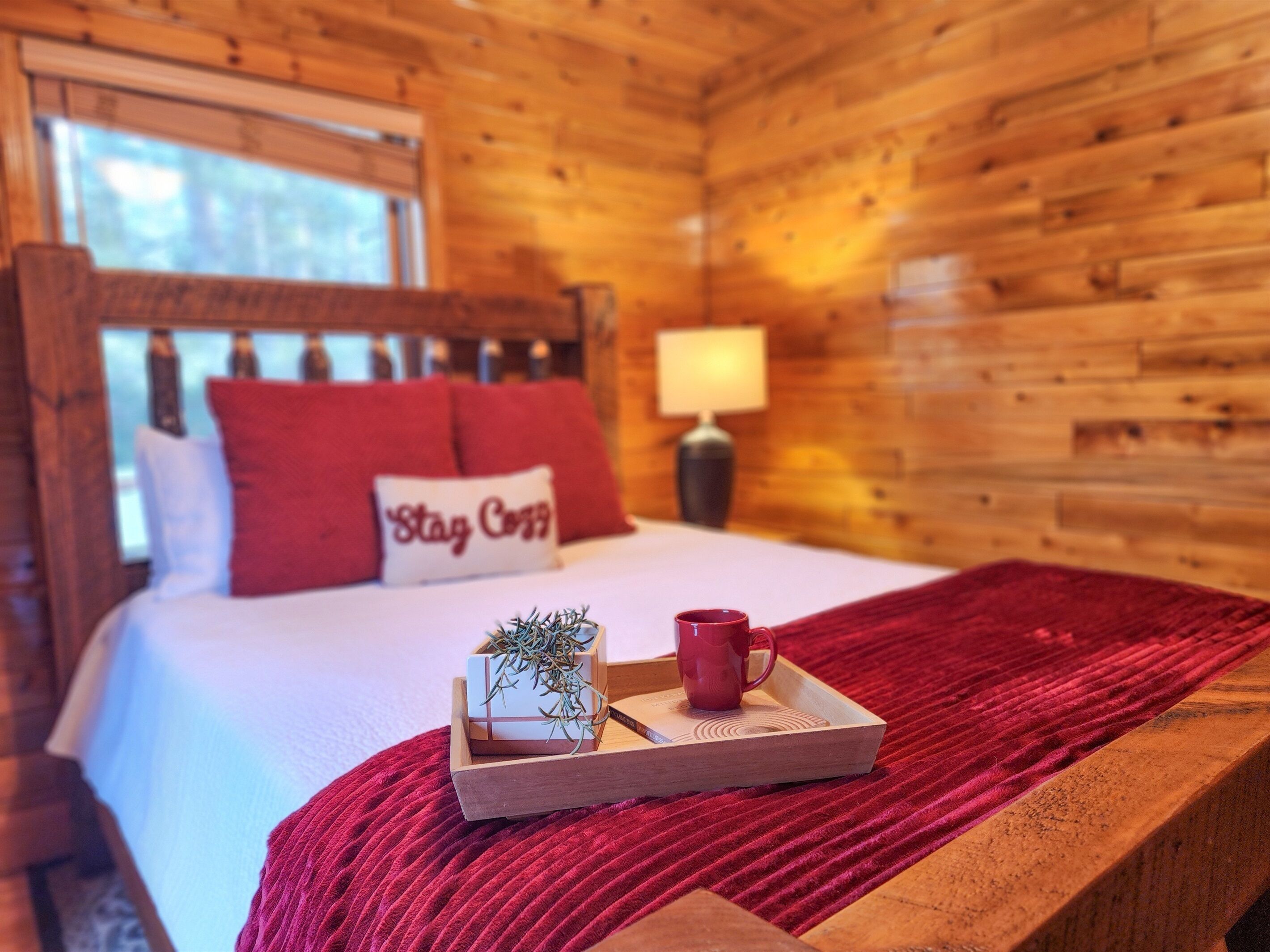 3 bedrooms, desk, WiFi, bed sheets