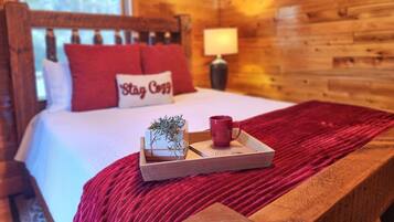 3 bedrooms, desk, WiFi, bed sheets