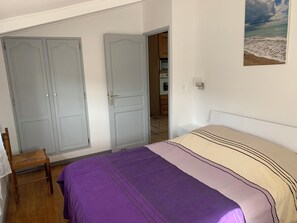 1 bedroom, desk, iron/ironing board, Internet - Chez Pierre (Le Val)