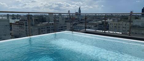 Piscine extérieure (ouverte en saison)