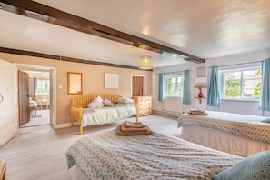 4 bedrooms, iron/ironing board, free WiFi, bed sheets