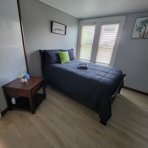 2 soverom, strykejern/-brett og wi-fi (inkludert)