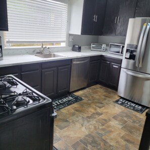 Fridge, microwave, oven, stovetop - The Comfort Mist (Eureka)