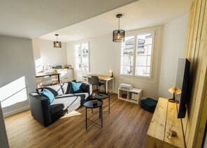 TV - Nice T2 in Bordeaux near the Stadium (Bordeaux)