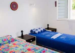 2 bedrooms, iron/ironing board, WiFi