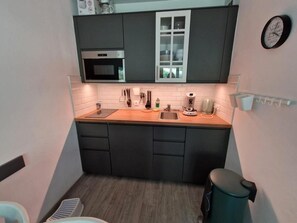 Kjøleskap, mikrobølgeovn og oppvaskmaskin