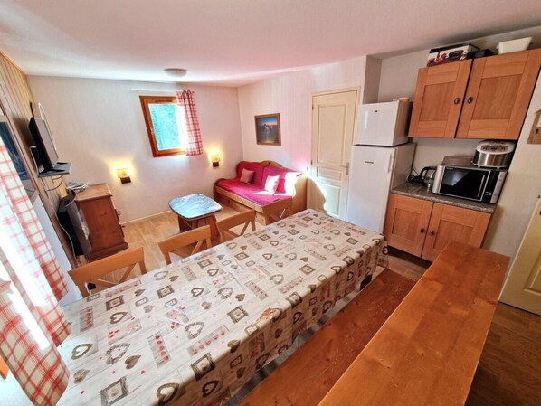 Interni