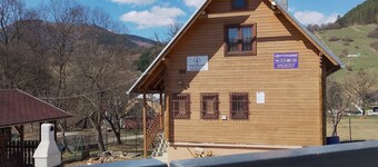 Chalet in Kalameny
