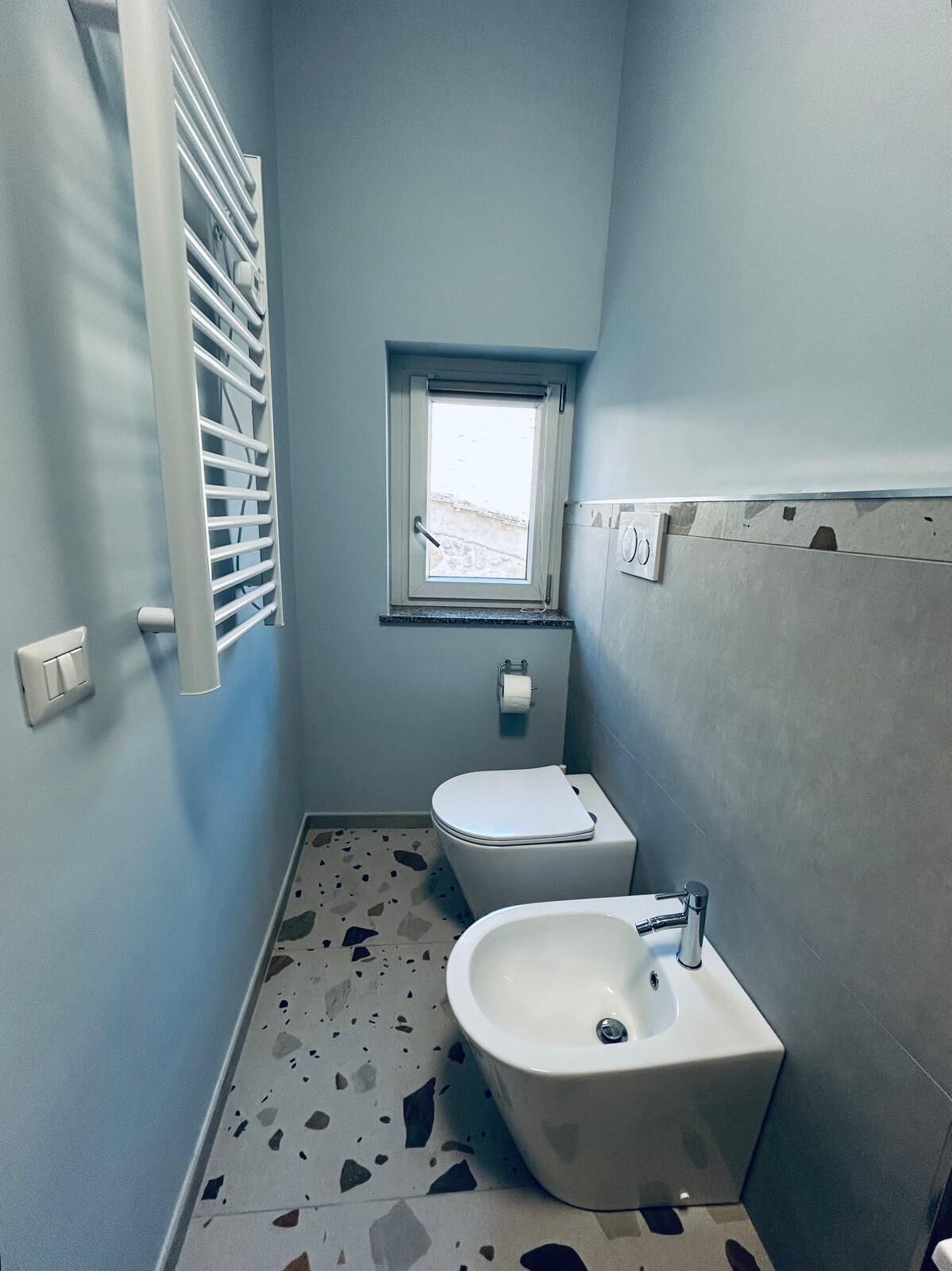 Doccia, asciugacapelli, bidet, asciugamani