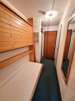 Interior - Resort center, 3rd floor, balcony, ski locker, 19m², Valfréjus (Valfréjus)