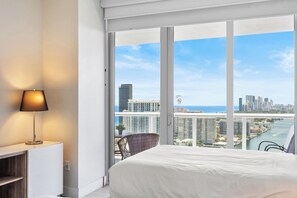 2 Schlafzimmer, Schreibtisch, Bügeleisen/Bügelbrett, Reisekinderbett