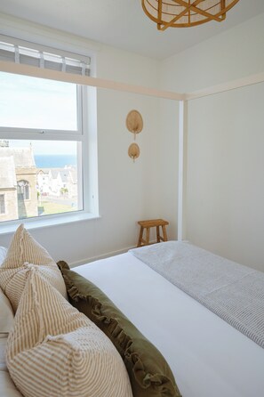 Club Apartment | Free WiFi, bed sheets - VESTO  Coastal Hideout (Newquay)