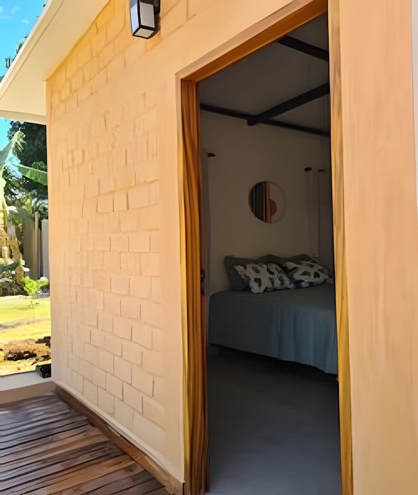1 bedroom, internet, bed sheets