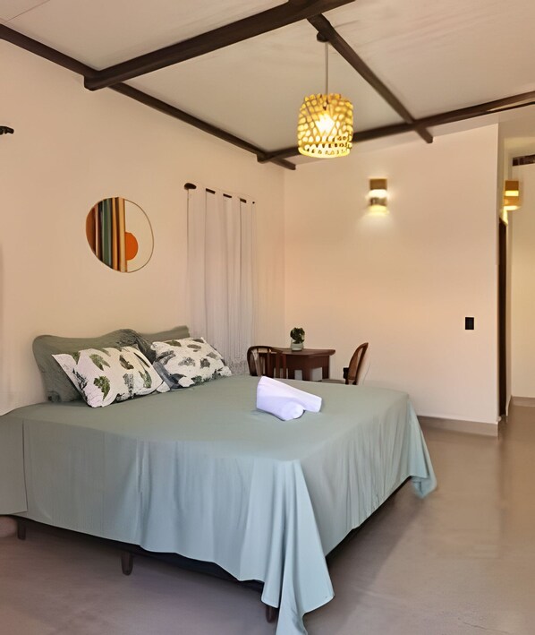 1 bedroom, internet, bed sheets - Chalet 800 meters from Chapada dos Veadeiros Park, Wi-Fi (Alto Paraíso de Goiás)