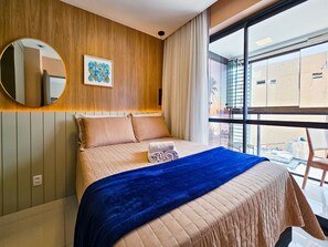 Ferros/tábuas de passar roupa, acesso à internet, roupa de cama