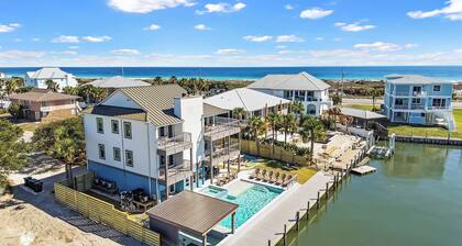Luxe Beach Retreat: Private Pool, Spa and Dock!