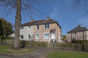 Exterior - Highfield Apartment - 2 Bed Near Motherwell Centre (Motherwell)