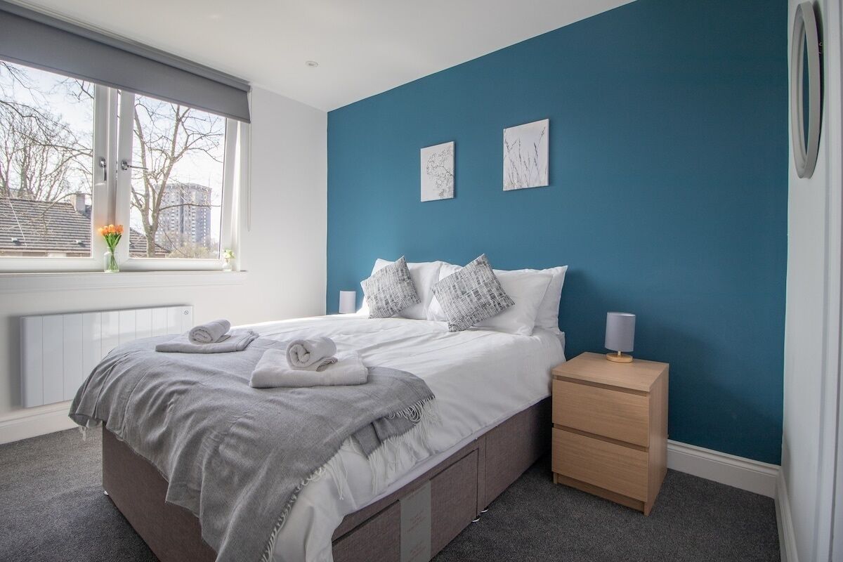 2 slaapkamers, een strijkplank/strijkijzer, gratis wifi, beddengoed