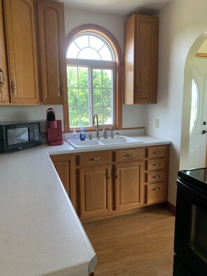 Micro-ondes, four, plaque de cuisson