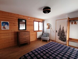 1 chambre, lit parapluie, Wi-Fi gratuit, draps fournis