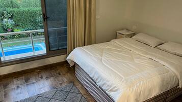 3 bedrooms, iron/ironing board, WiFi, bed sheets