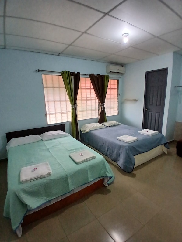 Family Room | Individually decorated, individually furnished, laptop workspace - Hostel Villas De Zianit (Guarare)