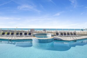 室内游泳池，恒温泳池