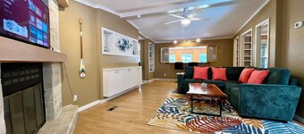 Summer Escape Pool+Hot Tub+Games Home in Keystone Heights, Pet friendly