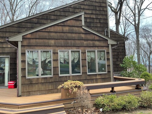 Spacious 6-bedroom house with AC, WiFi in peaceful Morris Plains
