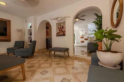 Casa Hibiscus - A Jewel in Getsemani