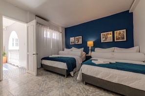 4 chambres, fer et planche à repasser, Wi-Fi, draps fournis