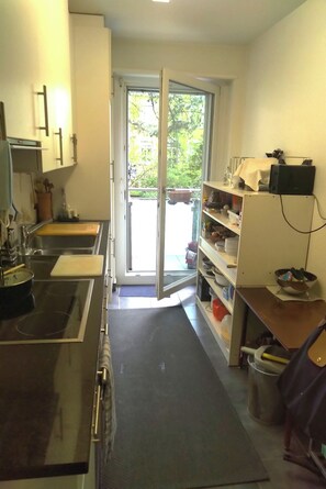 Réfrigérateur, four, plaque de cuisson, lave-vaisselle