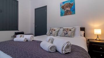 3 bedrooms, iron/ironing board, free WiFi, bed sheets