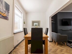 Dining - Renovated Home, Chilton | Dog Friendly | Sleeps 5 - Pass the Keys (Ferryhill)