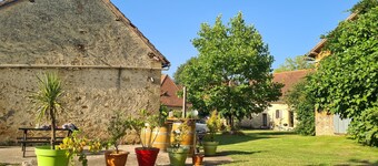 La Lauzerie, Perigordian gite with swimming pool