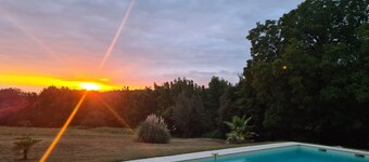 La Lauzerie, Perigordian gite with swimming pool