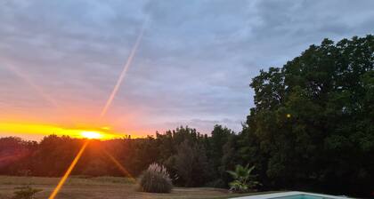 La Lauzerie, Perigordian gite with swimming pool
