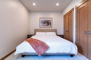 2 makuuhuonetta, tallelokero huoneessa, ilmainen Wi-Fi, vuodevaatteet