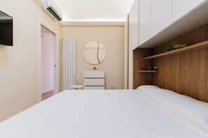 3 bedrooms, iron/ironing board