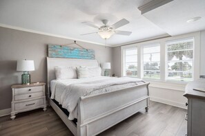 4 bedrooms, iron/ironing board, WiFi, bed sheets