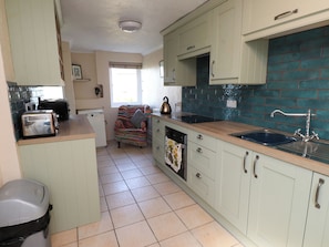 Fridge, microwave, toaster, cookware/dishes/utensils - 11 Penygroes (Holyhead)