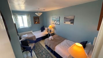 Cottage | 3 bedrooms, individually decorated, individually furnished, free WiFi