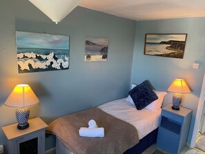 Cottage | 3 bedrooms, individually decorated, individually furnished, free WiFi - 11 Penygroes (Holyhead)