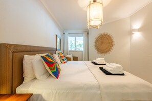 2 bedrooms, bed sheets