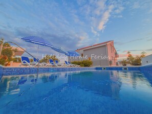 Outdoor pool - Holiday Home Ferias with private pool - Villa in Makarska (Makarska)
